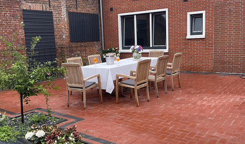 120 m² barrier-free ground floor apartment plus 80 m² top floor apartment, on the North Sea coast