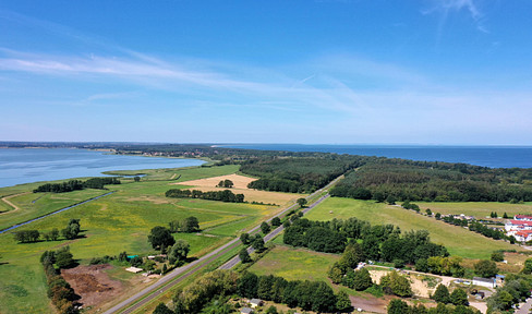Fantastic property with direct water views, 5 apartments, office and commercial space on the Baltic Sea