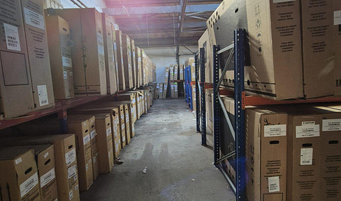Warehouse with industrial charm - approx. 733 m² for rent in a central location