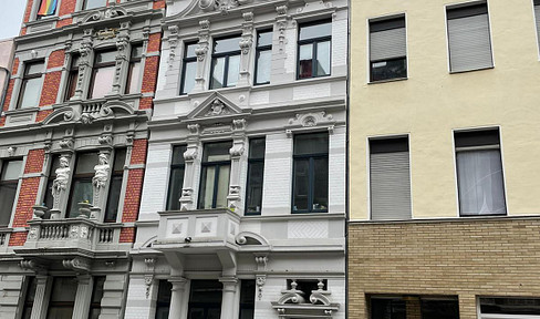 Attractive commercial unit (listed building) in top location