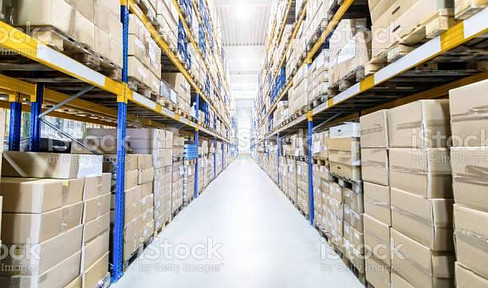 Hobby room, cellar, storage room with bathroom, electricity, letterbox, heating etc.