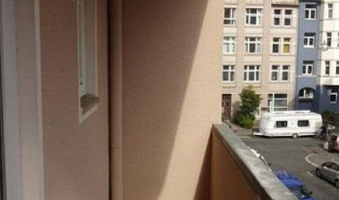 Apartment 2 rooms - 2nd floor - 2 balconies - near Moltkeplatz -