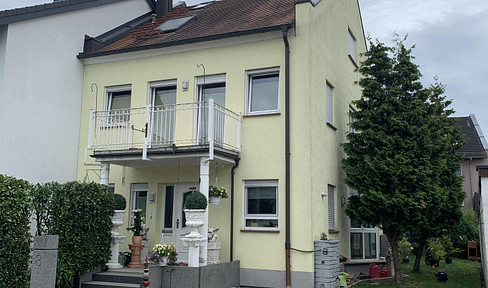 Familienfreundliche Doppelhaushälfte mit Garten, Balkon & viel Platz
