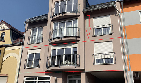 "Wohnen oder vermieten – Gepflegte Etagenwohnung im 1. OG mit Balkon"