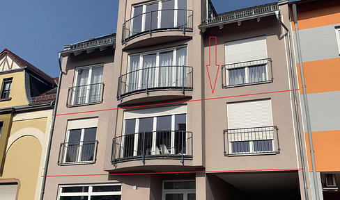 "Live or rent - Well-kept apartment on the 1st floor with balcony"