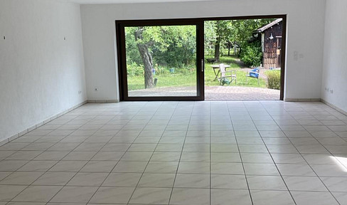 Gepflegtes EFH in Uttenreuth mit großem Garten, Keller & neuer Wärmepumpe