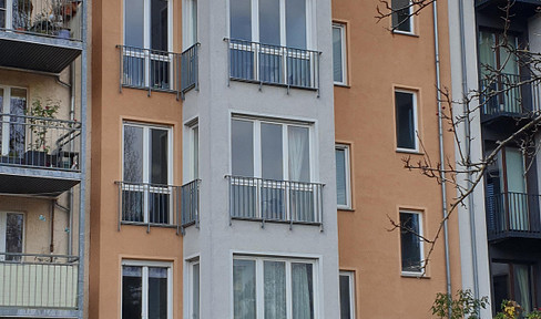 Sun-drenched 3-room apartment in Berlin-Mitte near Nordbahnhof station