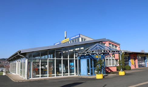 Spacious commercial property - car workshop & exhibition hall - property versatile in use
