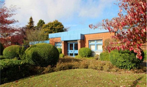 Directly from the owner: Spacious office complex in Lübeck Rogenhorst