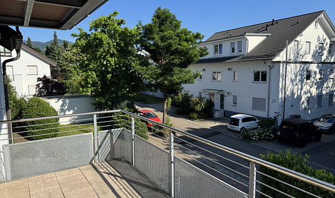 Free of commission! 3-room apartment (83.63 m²) on the 1st floor with balcony in a quiet location on the outskirts of Sasbach