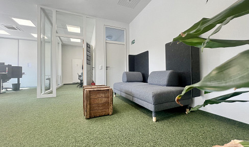 Central & quiet: Office in an old building with air conditioning & parking space - 135 m², high-quality refurbishment