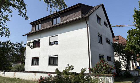 Charmante 3-Zimmer-Dachgeschosswohnung mit Fernblick