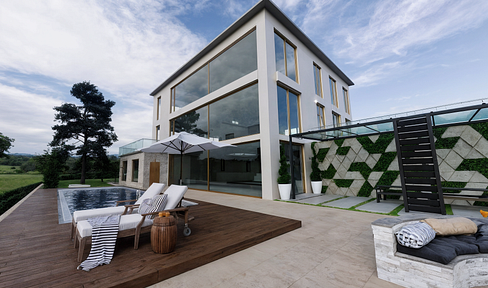 Vastu villa with alpine views & historic location near Elchingen - can be divided into 3 apartments