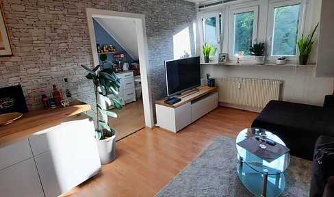 2.5 room Holsterhausen, quiet, central location, bath tub, energy-efficient apartment with savings potential