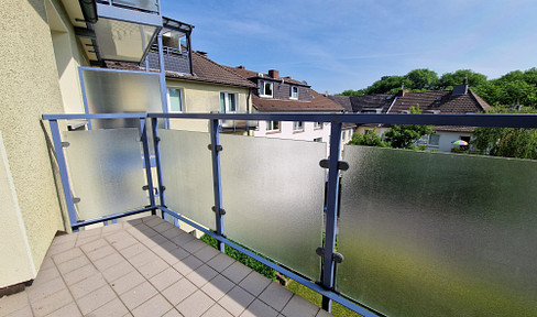 2,5 Raum Nähe City/Hbf kleiner Balkon Echtholzparkett Duschbad mit Fenster, Malerarbeiten frisch