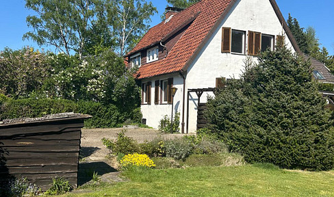 Solid core renovation - semi-detached house with building reserve