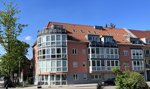 Helle, loftartige, lichtdurchflutete Wohnung inkl. Einbauküche