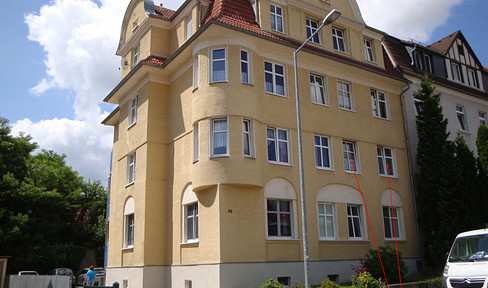 Refurbished 2-room apartment with south-facing balcony near Husarenhof shopping center