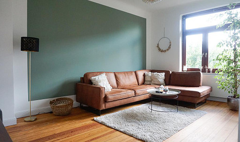 Moderne 4-Zimmer Altbauwohnung mit Balkon in Zentrumsnähe