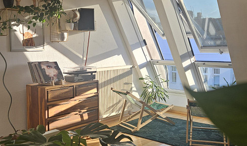 Free of commission: Bright, friendly & well-insulated attic apartment near Spreen