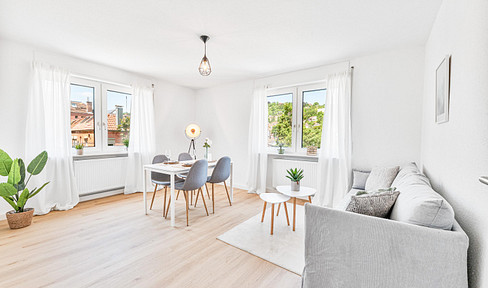 **Beautiful vacant 2-room apartment with balcony (suitable for shared flat)**