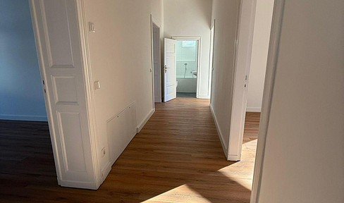 Attractive commercial unit in a quiet location - first occupancy after high-quality refurbishment