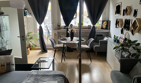 Top attic apartment with balcony, friendly, bright and good layout