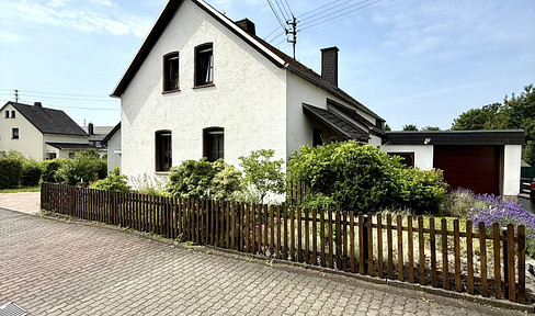 -PROVISIONSFREI- Charmantes, gepflegtes Haus mit traumhaftem Garten in Stromberg