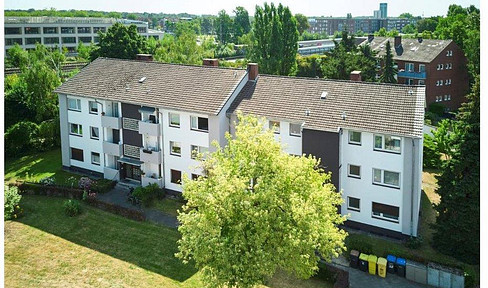 In the middle of Benrath! Multi-family house with yield, potential through building application and seclusion