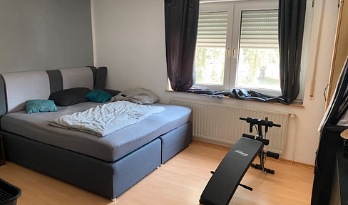 Upper floor apartment with nice balcony close to the city