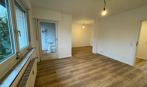 Beautiful, high-quality renovated two-room apartment with balcony/basement, commission-free