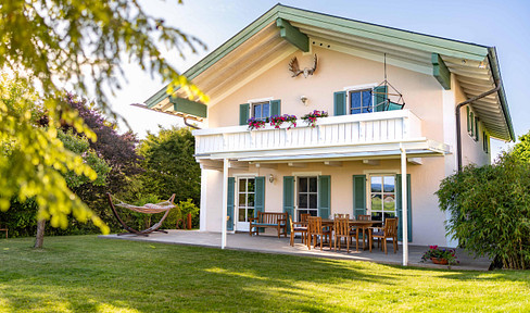 From private owner - Exclusive country villa with alpine views in a sought-after location in Holzkirchen