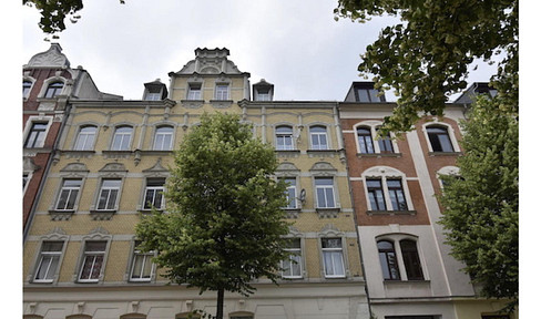 53.8 m²: 2-room apartment with balcony, fitted kitchen, elevator & bathroom with shower & bathtub - 2nd floor