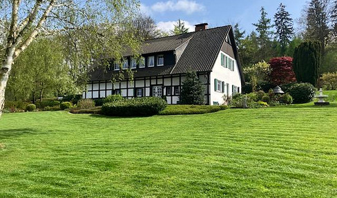 Prestigious dream property in an unobstructable, secluded location with gigantic views