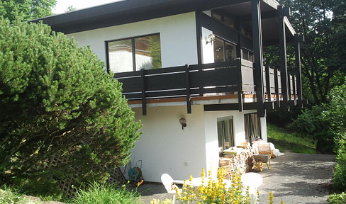 Well-maintained detached house in an idyllic, quiet location
