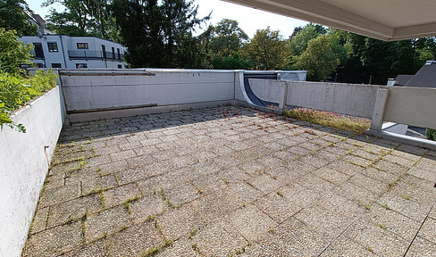 bright 1-room penthouse apartment, 46m² roof terrace, fully furnished