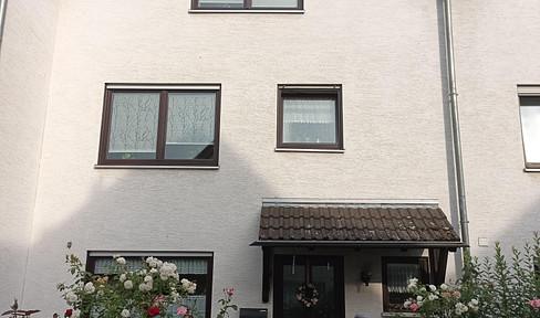Family-friendly mid-terrace house