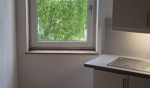 Ideal for shared apartment: well-maintained and practical 2 rooms with kitchen -