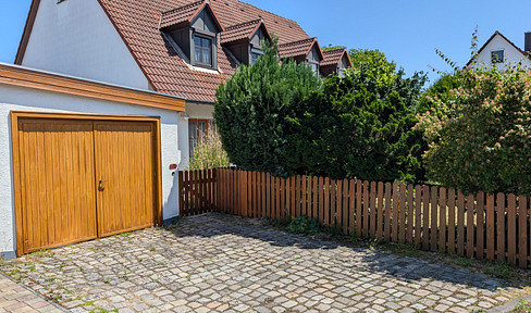 Semi-detached house in Erlangen-Hüttendorf with 5 rooms and heat pump