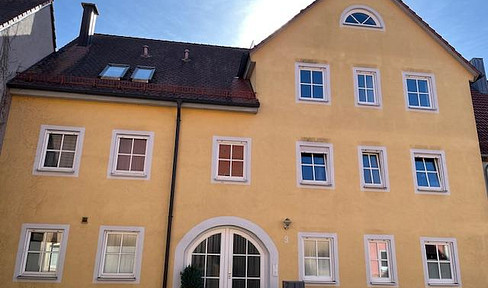 Schöne zentrumsnahe 2-Zimmer-Wohnung mit Balkon, Garage im Kaufpreis inbegriffen