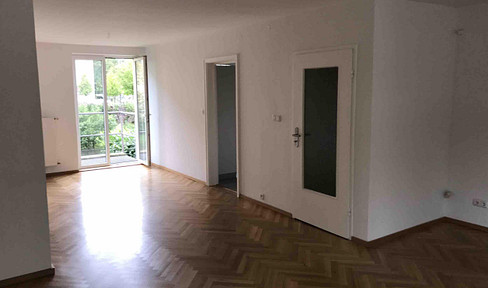 Beautiful 3-room apartment with balcony and own garden incl. fitted kitchen