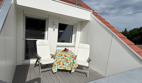Sunny 4-room maisonette apartment with roof terrace and fitted kitchen