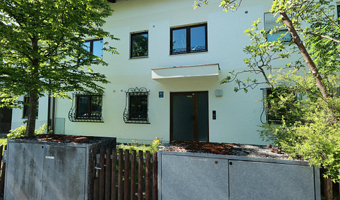 Charming 2-room ground floor apartment with garden - quiet location - from PRIVAT