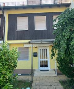 Reihenmittelhaus nahe LMU Campus, ab 2027 nahe der U-Bahnstation