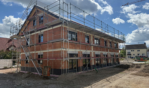 New-build KFW 40-QNG Plus mid-terraced house with expansion reserve
