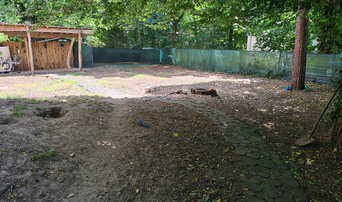 3 room apartment, ground floor with loggia and 560 sqm garden plot