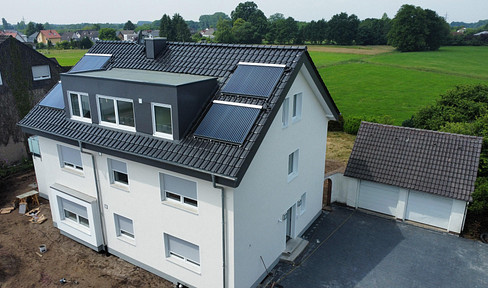 First occupancy after core renovation, low-energy 4-room first floor apartment with garden in Steinhagen