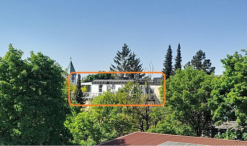 Compact penthouse with new fitted kitchen in an ideal location - also suitable for senior citizens