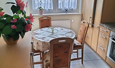 Cozy, central apartment with fitted kitchen and balcony in a quiet central location (near the market square)