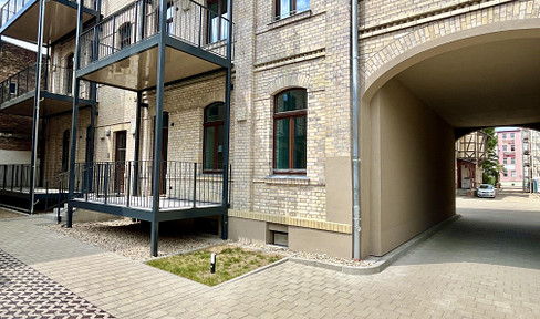 Hochwertig sanierte 3-Zimmer-Wohnung mit Balkon // stilvoller Altbau, zentrale Lage